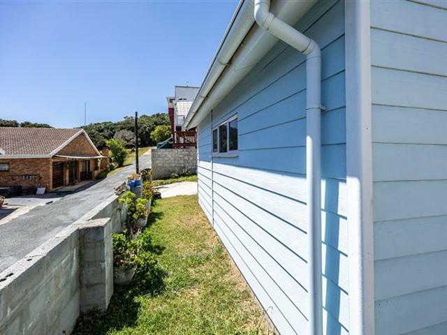 3 Bedroom House in East London Coast