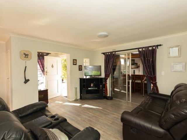 3 Bedroom House in Edgemead