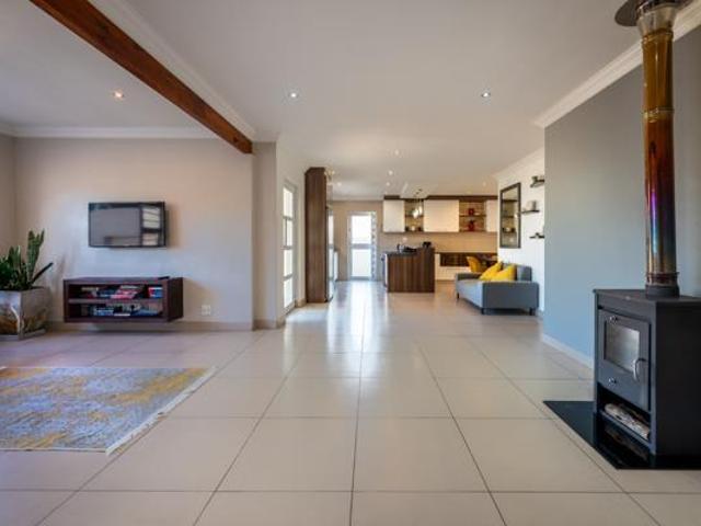 3 Bedroom House in Edgemead