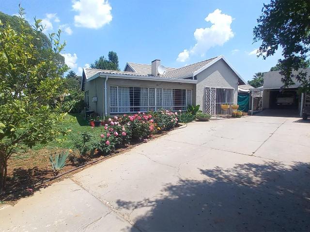 3 Bedroom House in Edleen