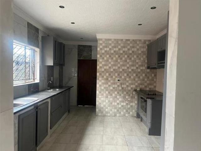 3 Bedroom House in Edleen