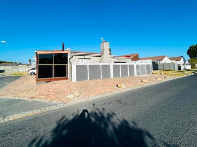3 Bedroom House in Heather Park