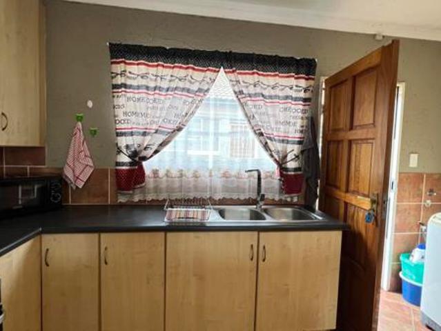3 Bedroom House in Eike Park