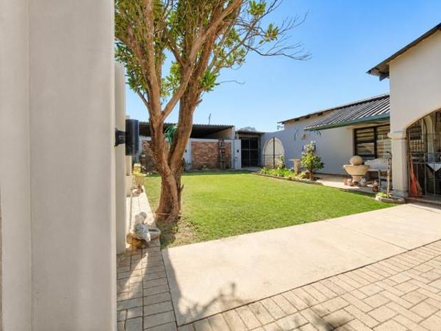 3 Bedroom House in Elandia