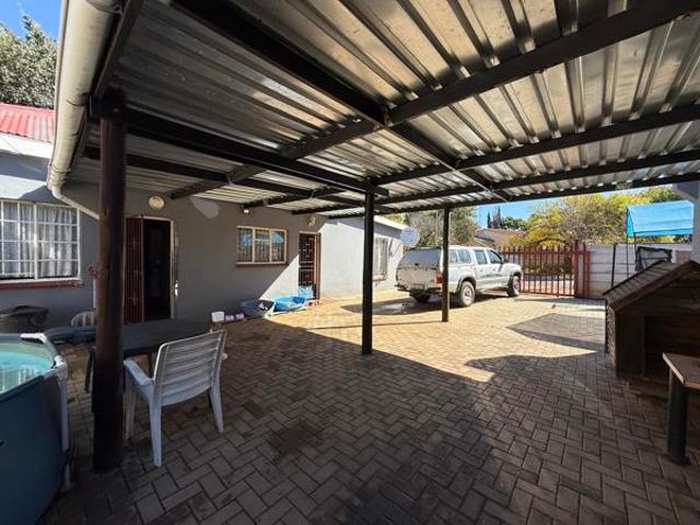 3 Bedroom House in Elandsheuwel