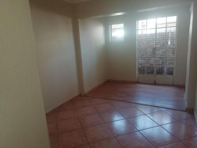 3 Bedroom House in Eldoraigne