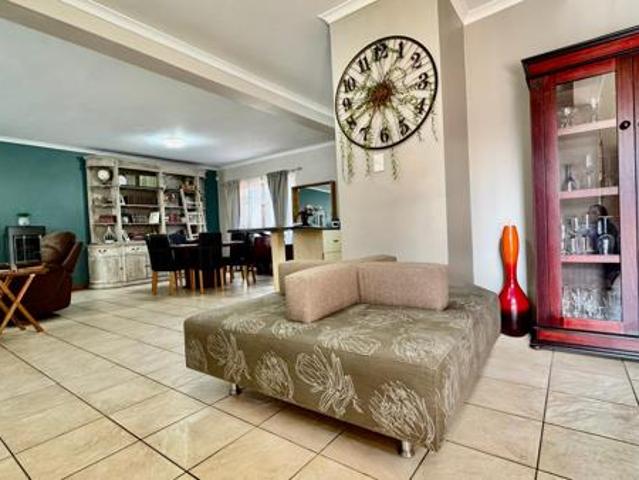 3 Bedroom House in Eldoraigne