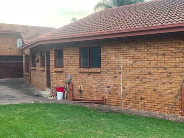 3 Bedroom House in Eldoraigne