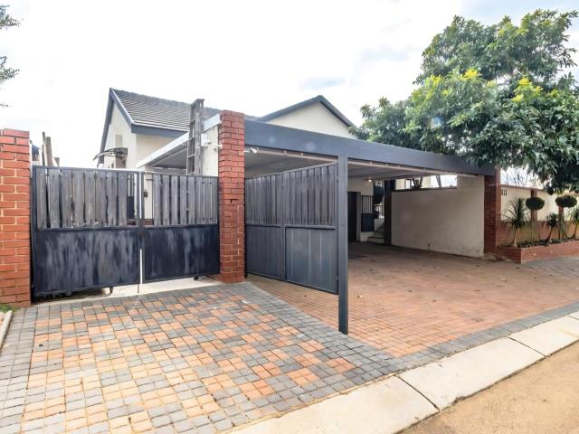 3 Bedroom House in Eldoraigne