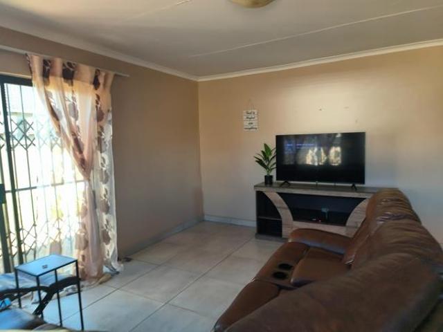 3 Bedroom House in Ellaton