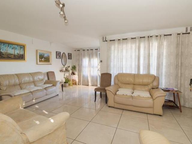 3 Bedroom House in Elsies River
