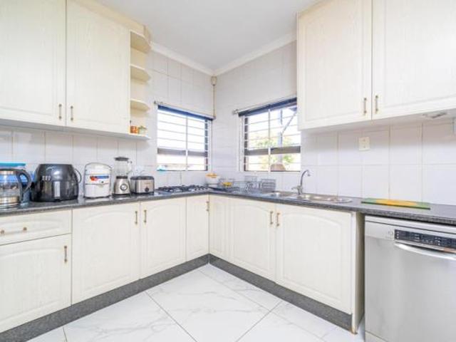 3 Bedroom House in Erasmia