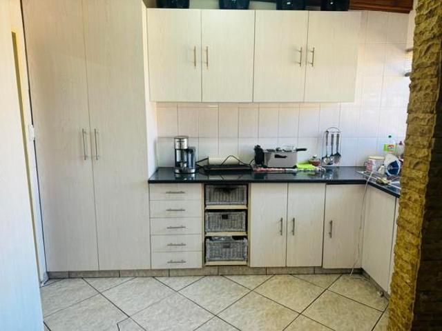 3 Bedroom House in Erasmia