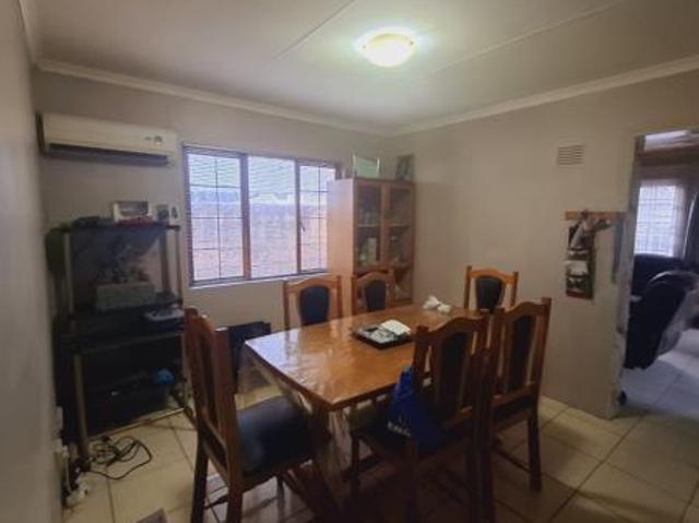 3 Bedroom House in Escombe