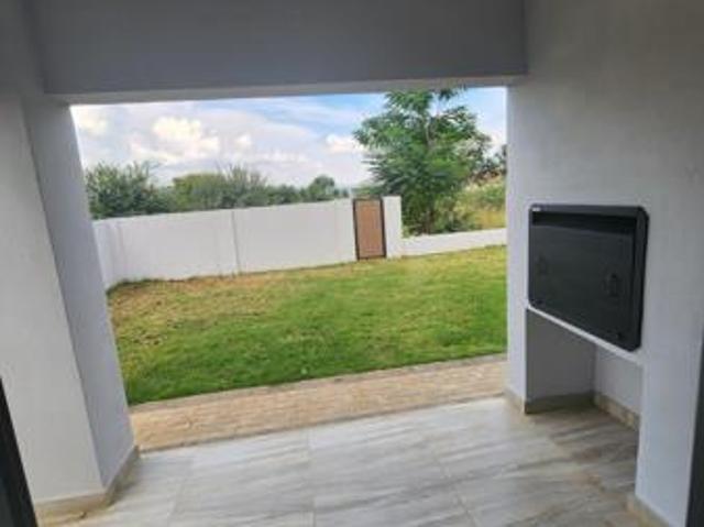 3 Bedroom House in Everglades Estate