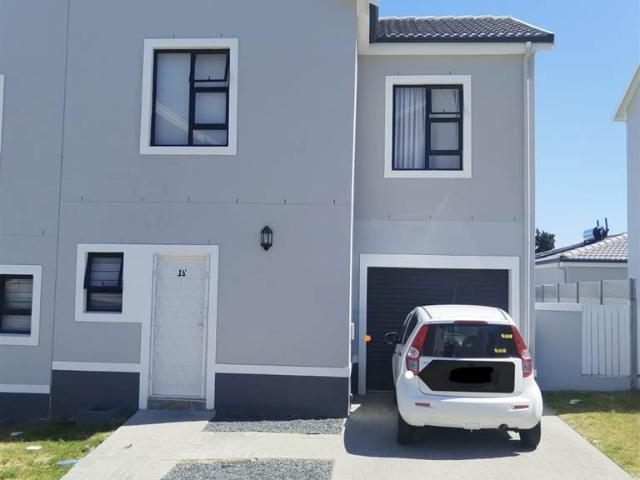 3 Bedroom House in Everite Industria