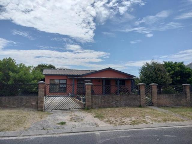 3 Bedroom House in Forest Heights