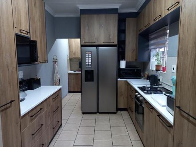 3 Bedroom House in Fauna Park