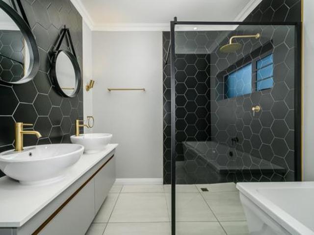 3 Bedroom House in Fairview