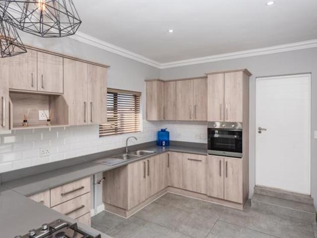 3 Bedroom House in Fairview