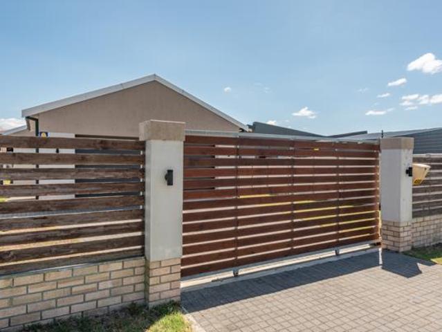 3 Bedroom House in Fairview