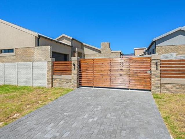 3 Bedroom House in Fairview