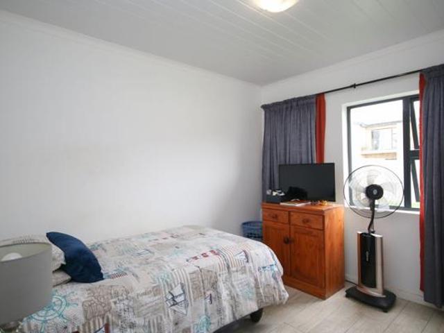 3 Bedroom House in Fairview Golf Estate