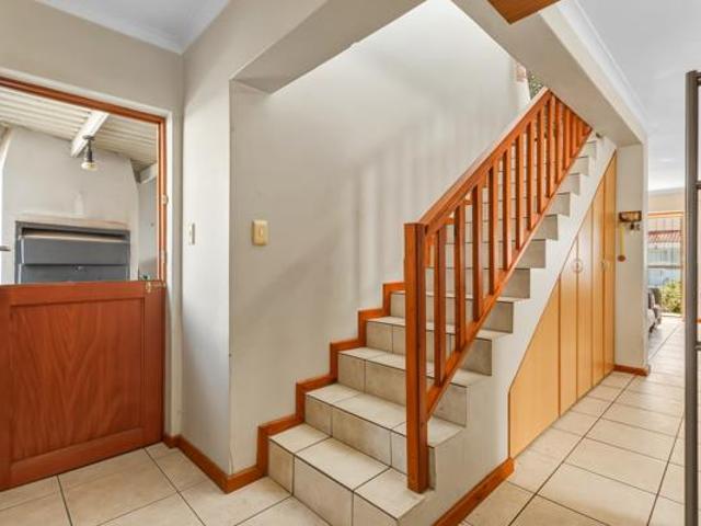 3 Bedroom House in Fairview Golf Estate