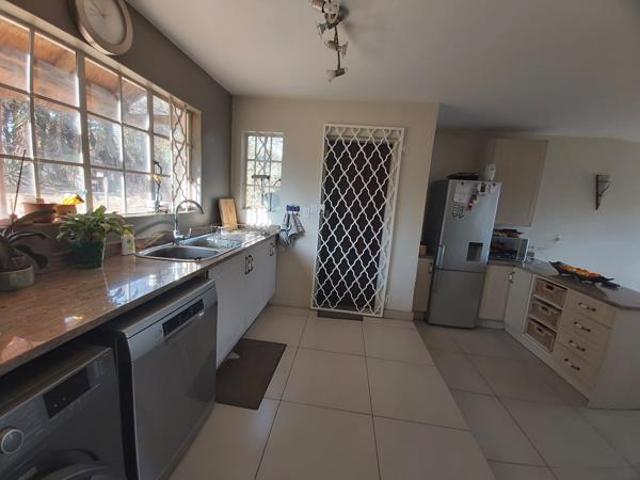3 Bedroom House in Farmall AH