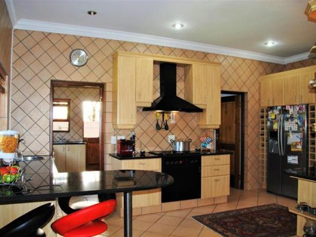 3 Bedroom House in Featherbrooke Estate