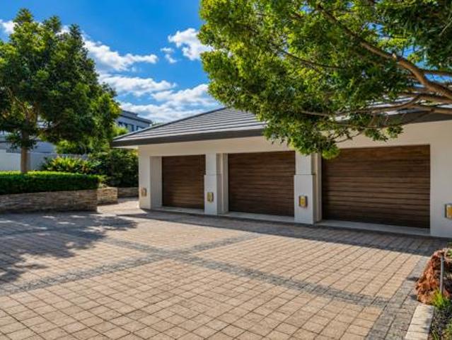 3 Bedroom House in Featherbrooke Estate