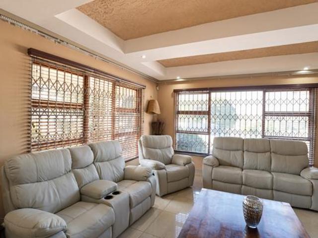3 Bedroom House in Ferndale