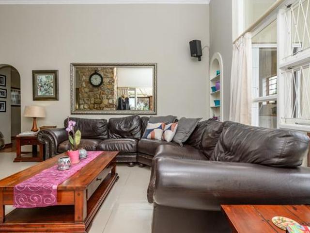 3 Bedroom House in Fernglen