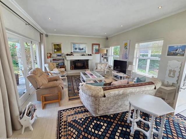 3 Bedroom House in Fernkloof Estate