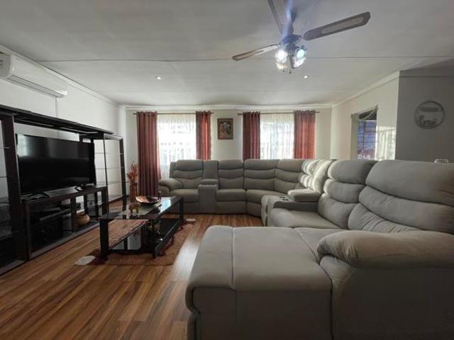 3 Bedroom House in Fernwood