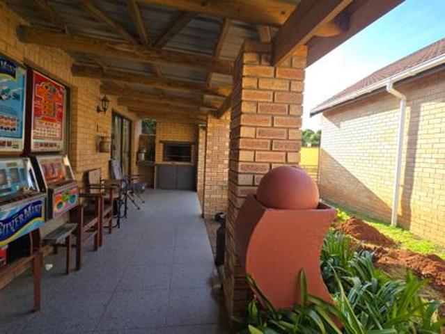 3 Bedroom House in Ferreira Town