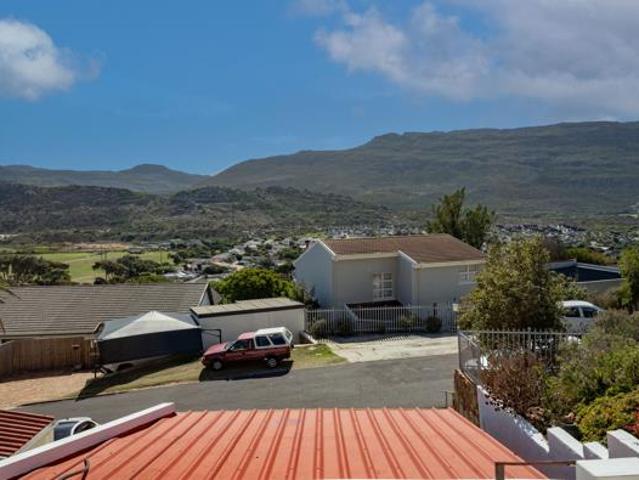 3 Bedroom House in Fish Hoek