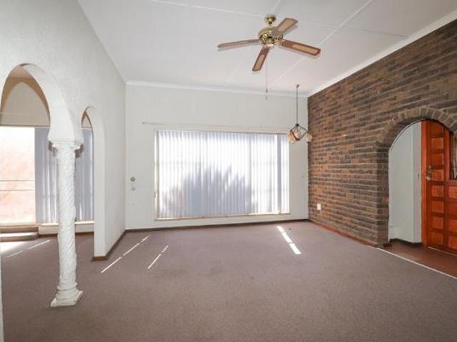 3 Bedroom House in Flamwood