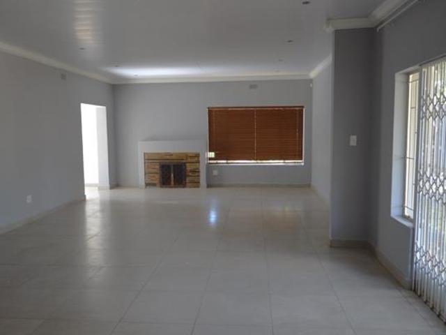 3 Bedroom House in Flamwood