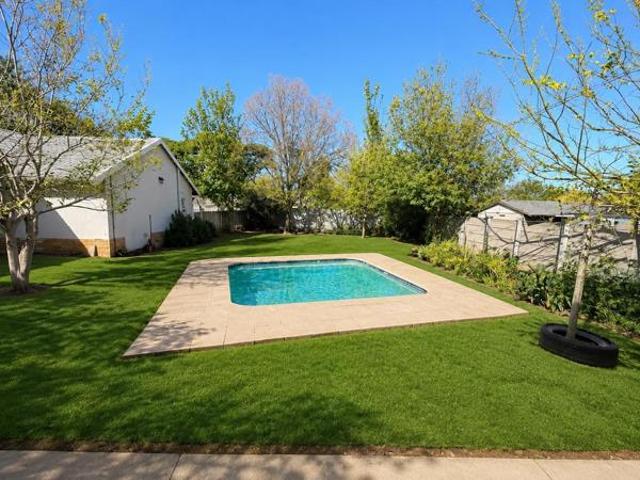 3 Bedroom House in Flamwood
