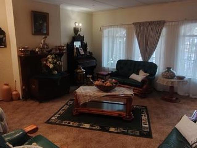 3 Bedroom House in Flamwood