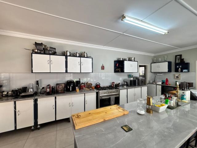 3 Bedroom House in Flamwood