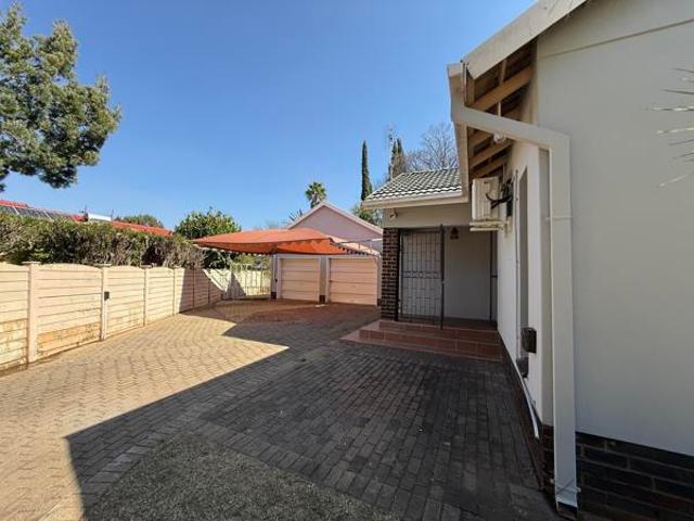 3 Bedroom House in Flamwood