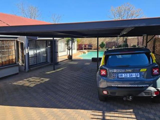 3 Bedroom House in Fleurhof