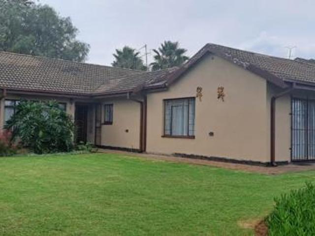 3 Bedroom House in Flora Gardens