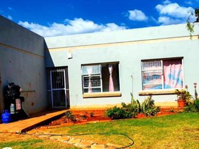 3 Bedroom House in Flora Park