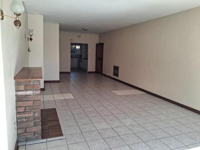 3 Bedroom House in Florida Hills