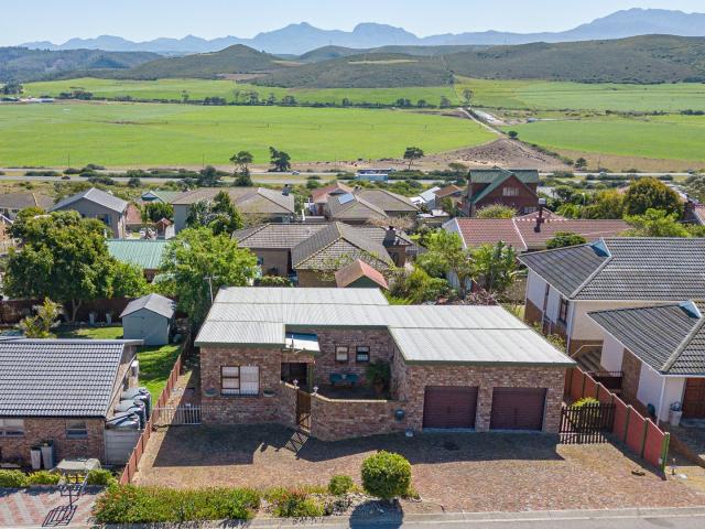 3 Bedroom House in Fraaiuitsig