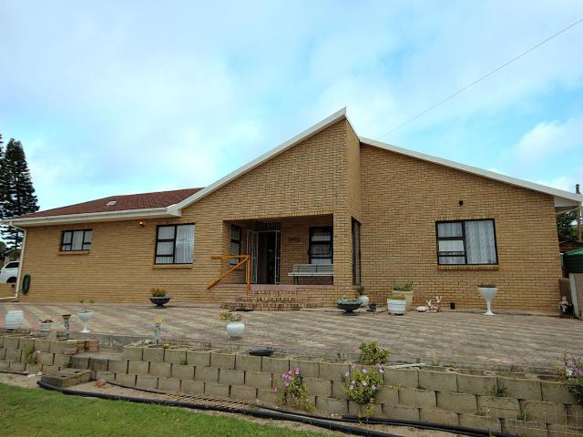 3 Bedroom House in Fraaiuitsig