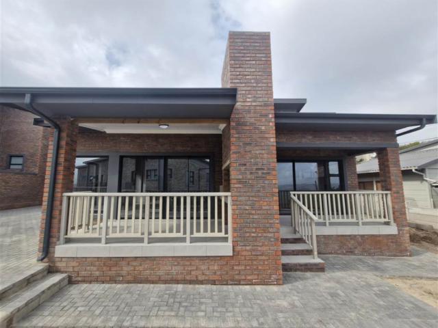 3 Bedroom House in Fraaiuitsig
